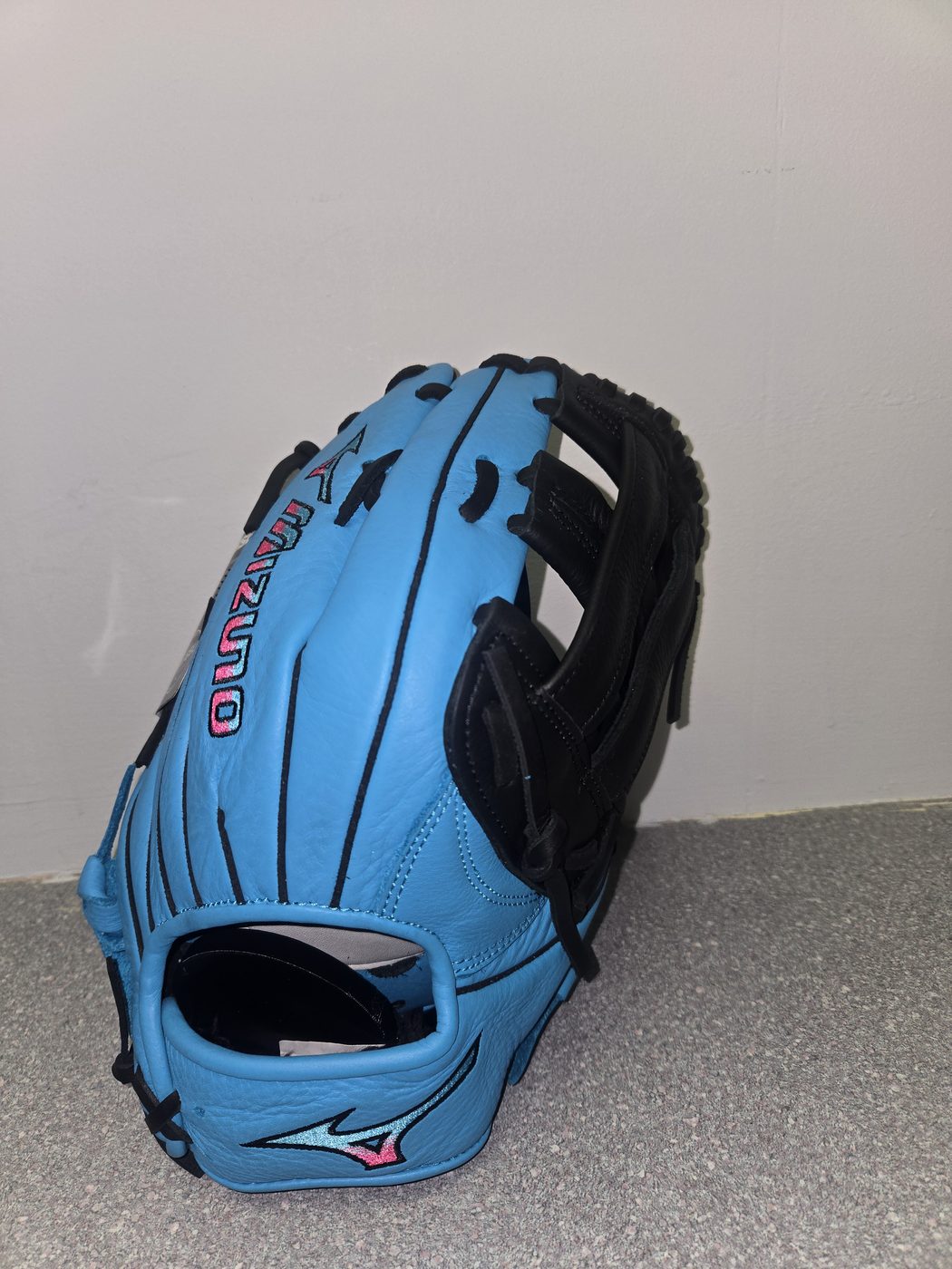 Mizuno Franchise Sky 12.5" Glove, back