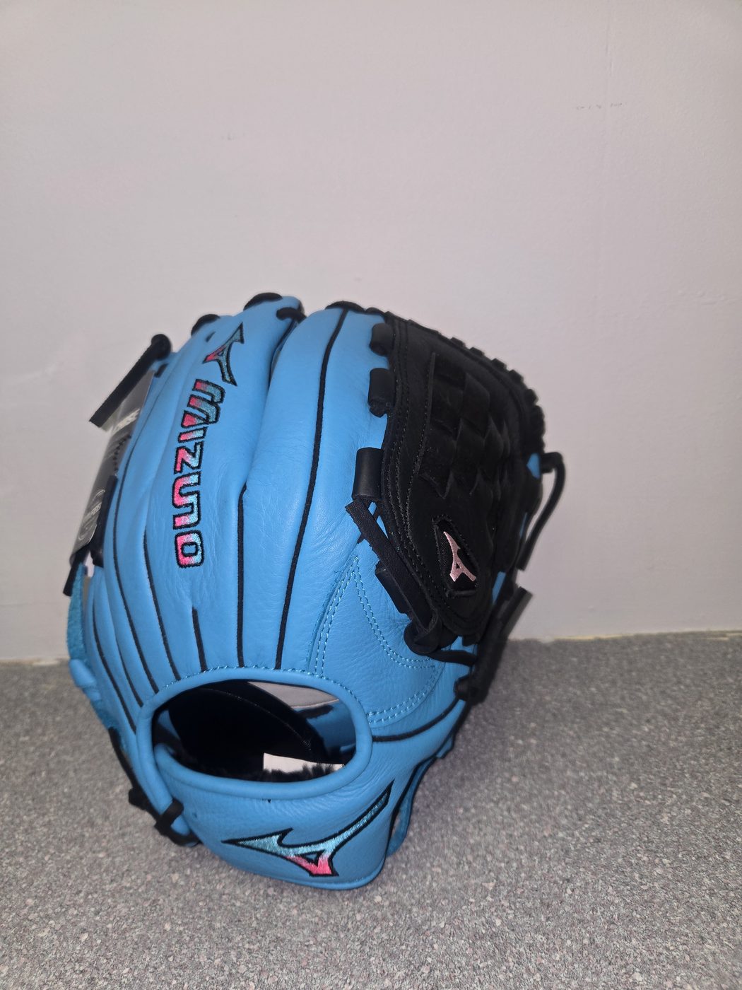 Mizuno Franchise Sky 12" Glove, back