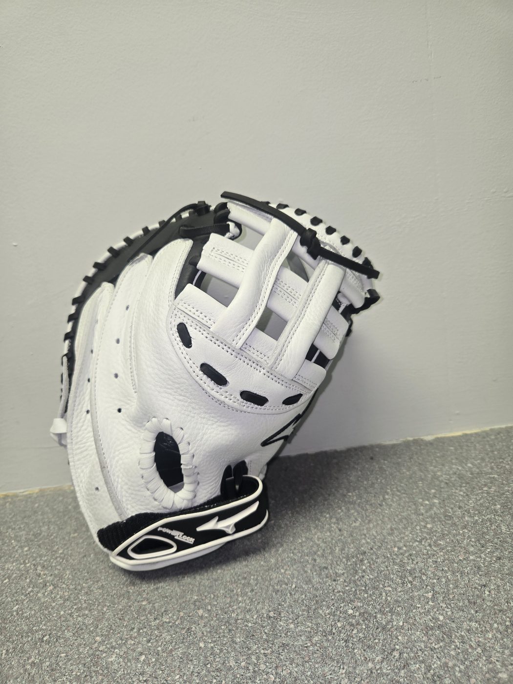 Mizuno Prospect Select Fastpitch 32.5" Catcher's Mitt