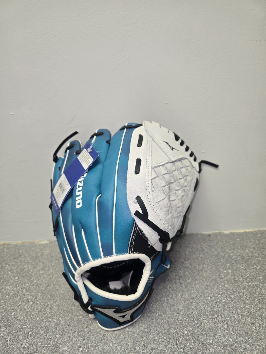 Mizuno Prospect 11" Glove, back